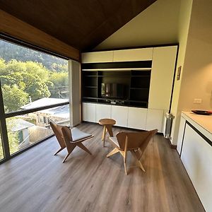 Hermoso Monoambiente De Diseno, Todo En Madera, En El Centro De Sma. 21V2